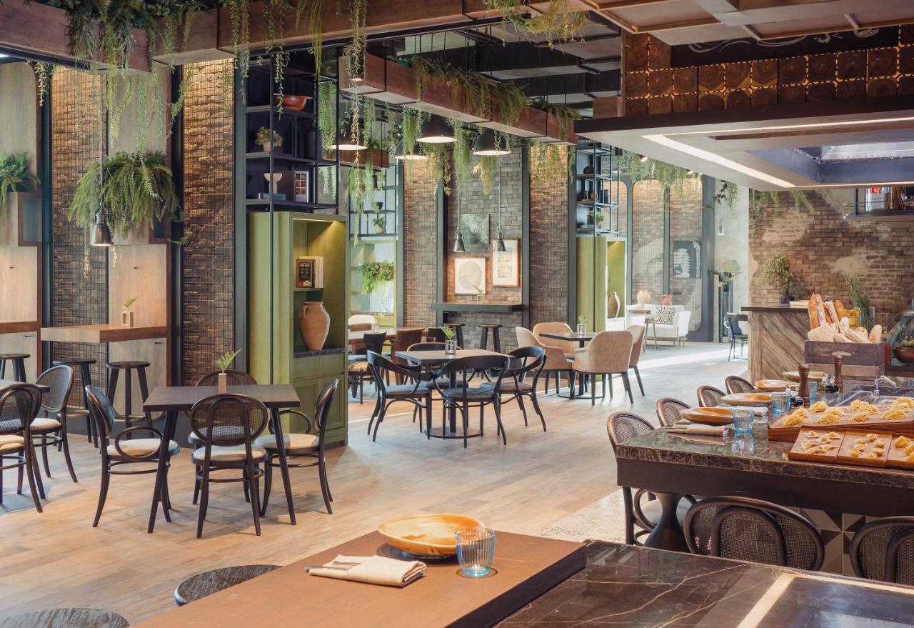 Kimpton Maa-Lai Bangkok By Ihg Banguecoque Exterior foto The restaurant