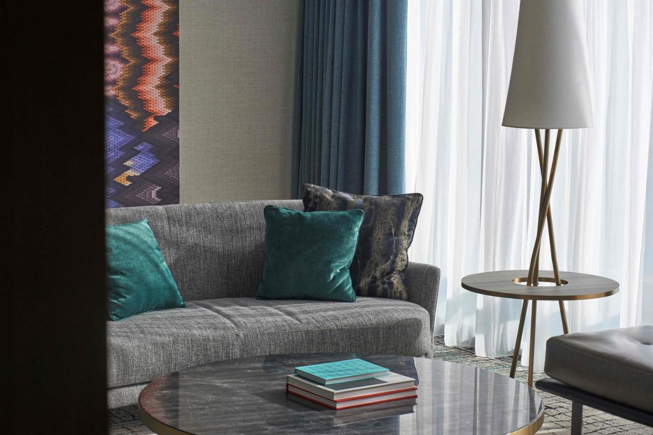 Kimpton Maa-Lai Bangkok By Ihg Banguecoque Exterior foto A living room at the hotel