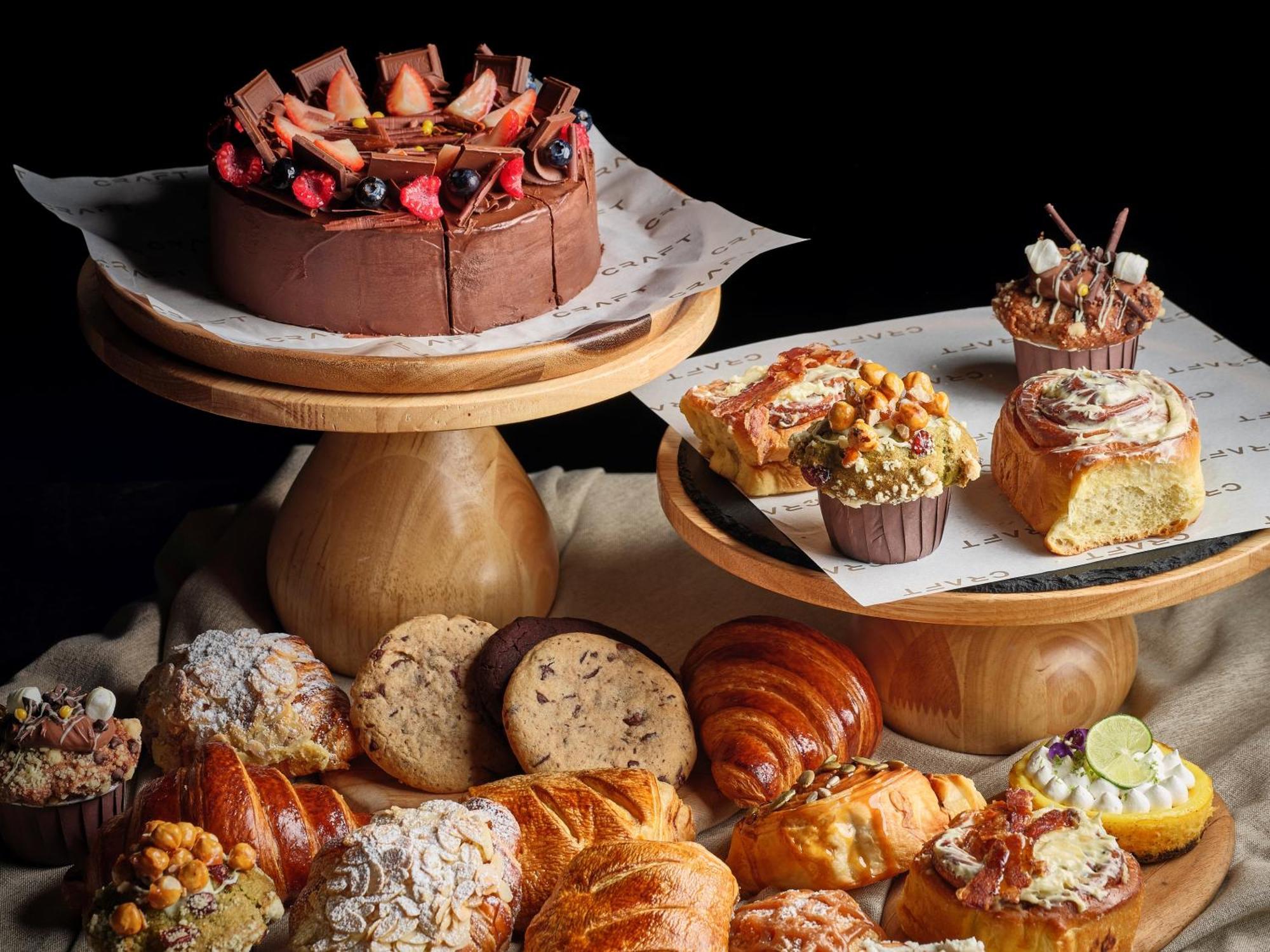 Kimpton Maa-Lai Bangkok By Ihg Banguecoque Exterior foto A selection of pastries